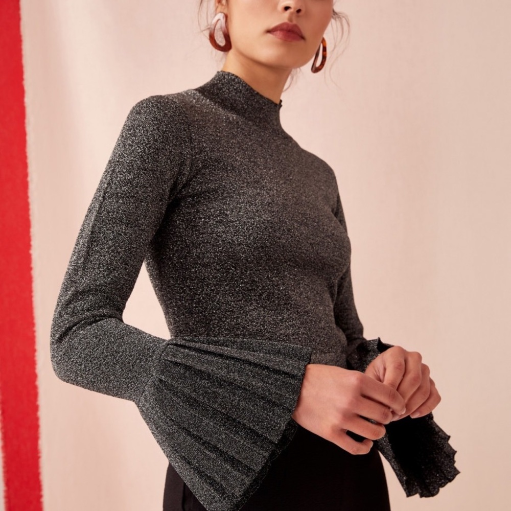 NWT Keepsake move over knit top in Small